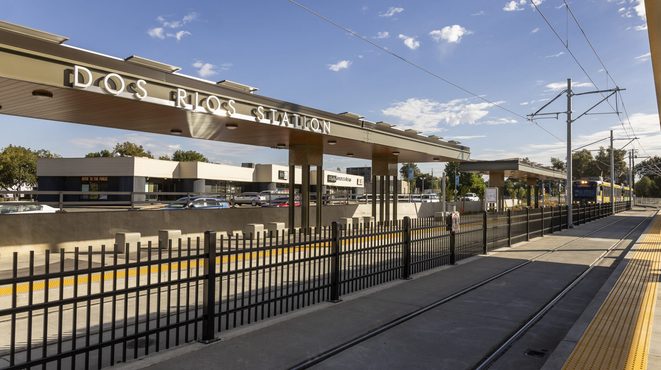Train approaching the Dos Rios light rail station.